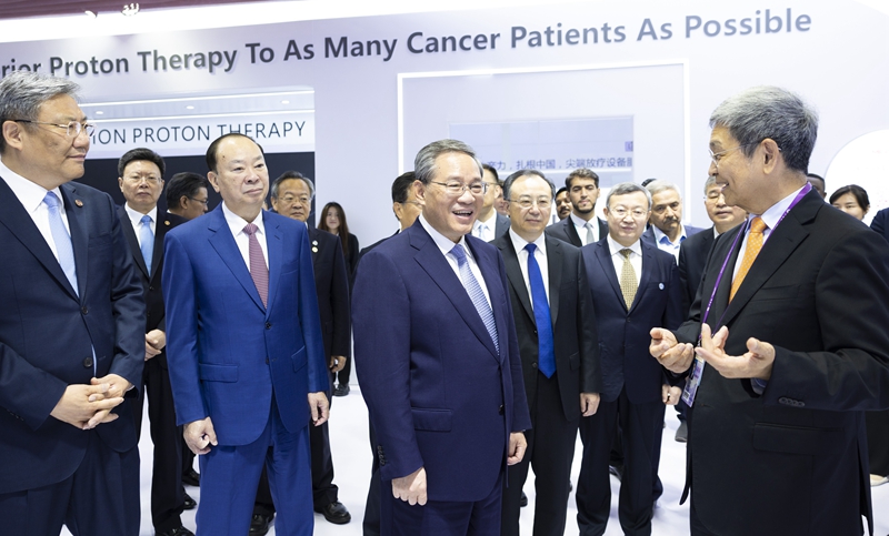 李強在第135屆中國進出口商品交易會巡館時強調(diào)
讓廣交會這個“金字招牌”不斷煥發(fā)新的時代風采「相關(guān)圖片」