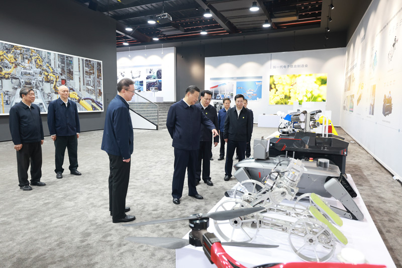 習(xí)近平在重慶考察時(shí)強(qiáng)調(diào)
進(jìn)一步全面深化改革開(kāi)放
不斷譜寫中國(guó)式現(xiàn)代化重慶篇章
蔡奇陪同考察「相關(guān)圖片」